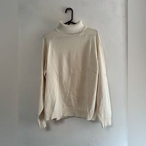 Forever 21 Off White Turtleneck Sweater - Size L - EUC Excellent Used Condition